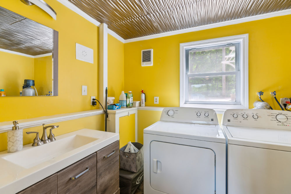Washer and Dryer available for use (byo detergent)